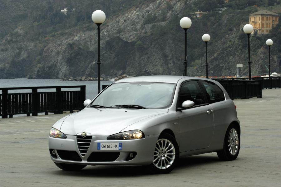  Alfa Romeo 147 3-Door (937A) 2004 года  (фото 38 из 48)